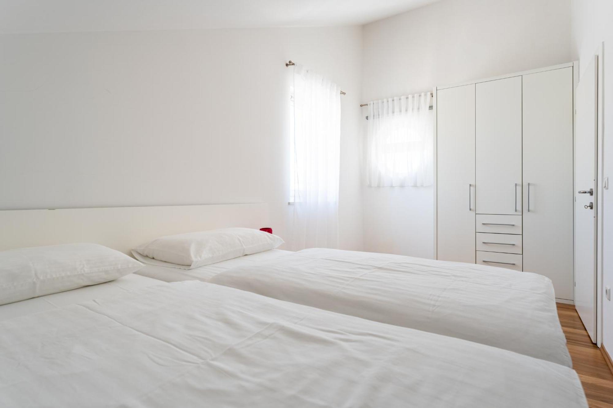 Apartments Barbati โนวาลยา ภายนอก รูปภาพ