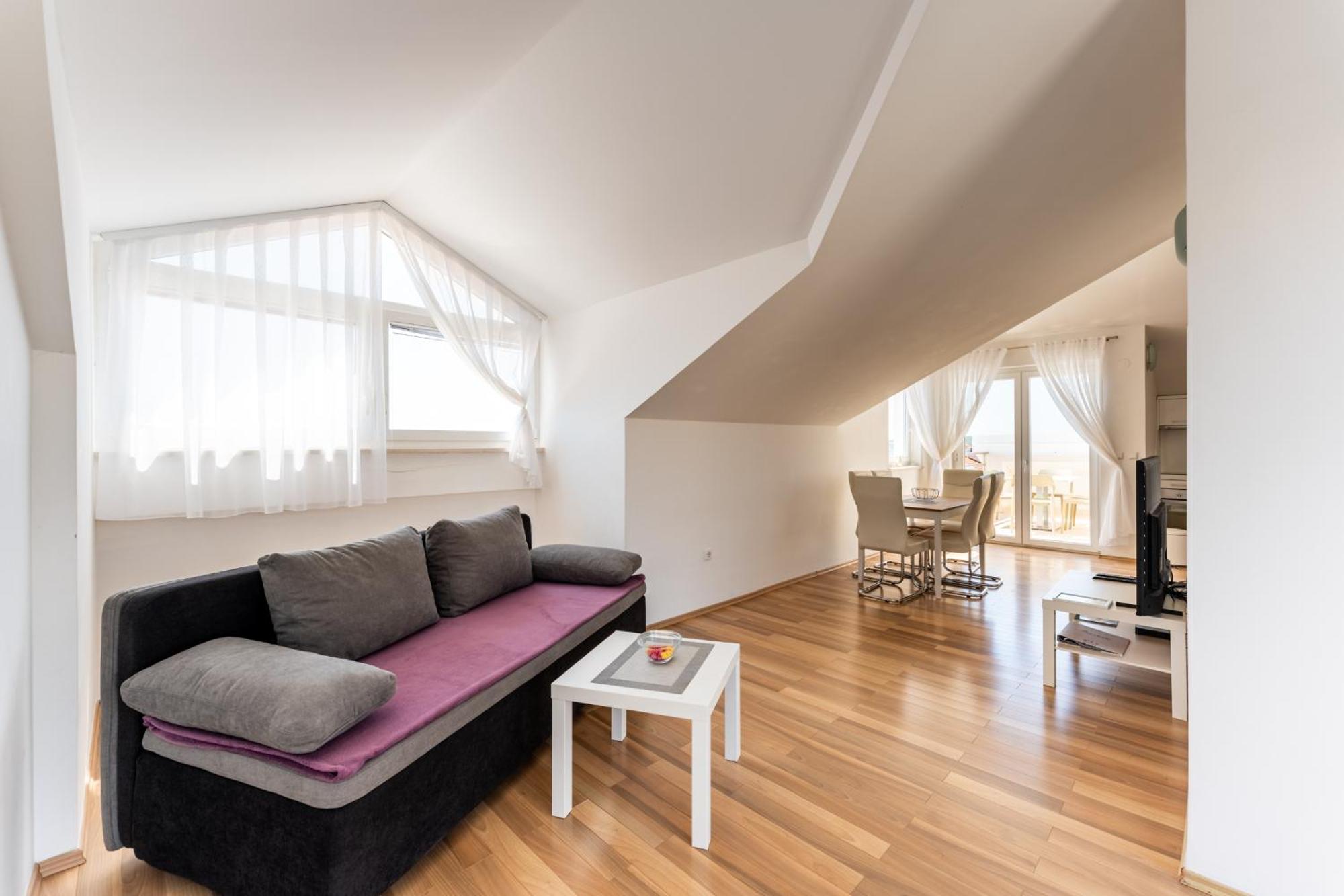 Apartments Barbati โนวาลยา ภายนอก รูปภาพ