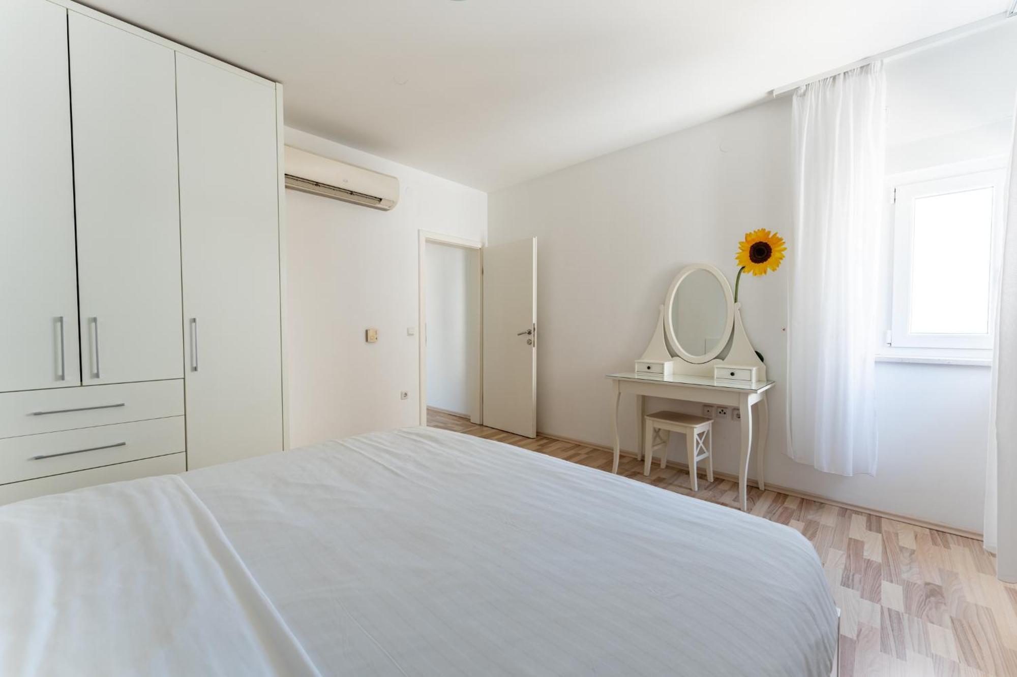 Apartments Barbati โนวาลยา ภายนอก รูปภาพ
